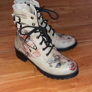 Very cool painted UK brand Goby lace up ankle boots. Size 39.